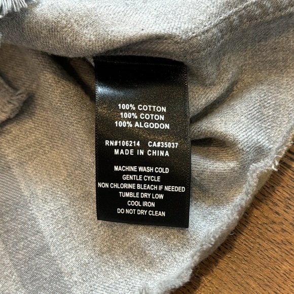 NWT Joe’s Collection Women’s Flannel Grey Size Medium - Picture 4 of 4
